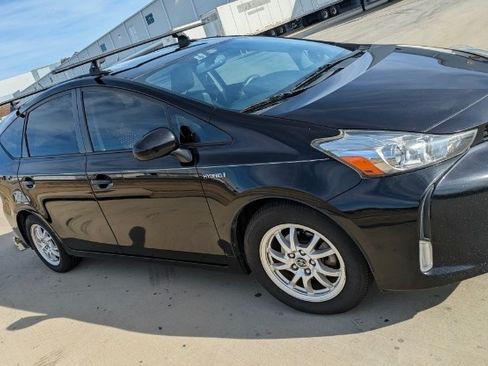 Used 2015 Toyota Prius V Four image 4