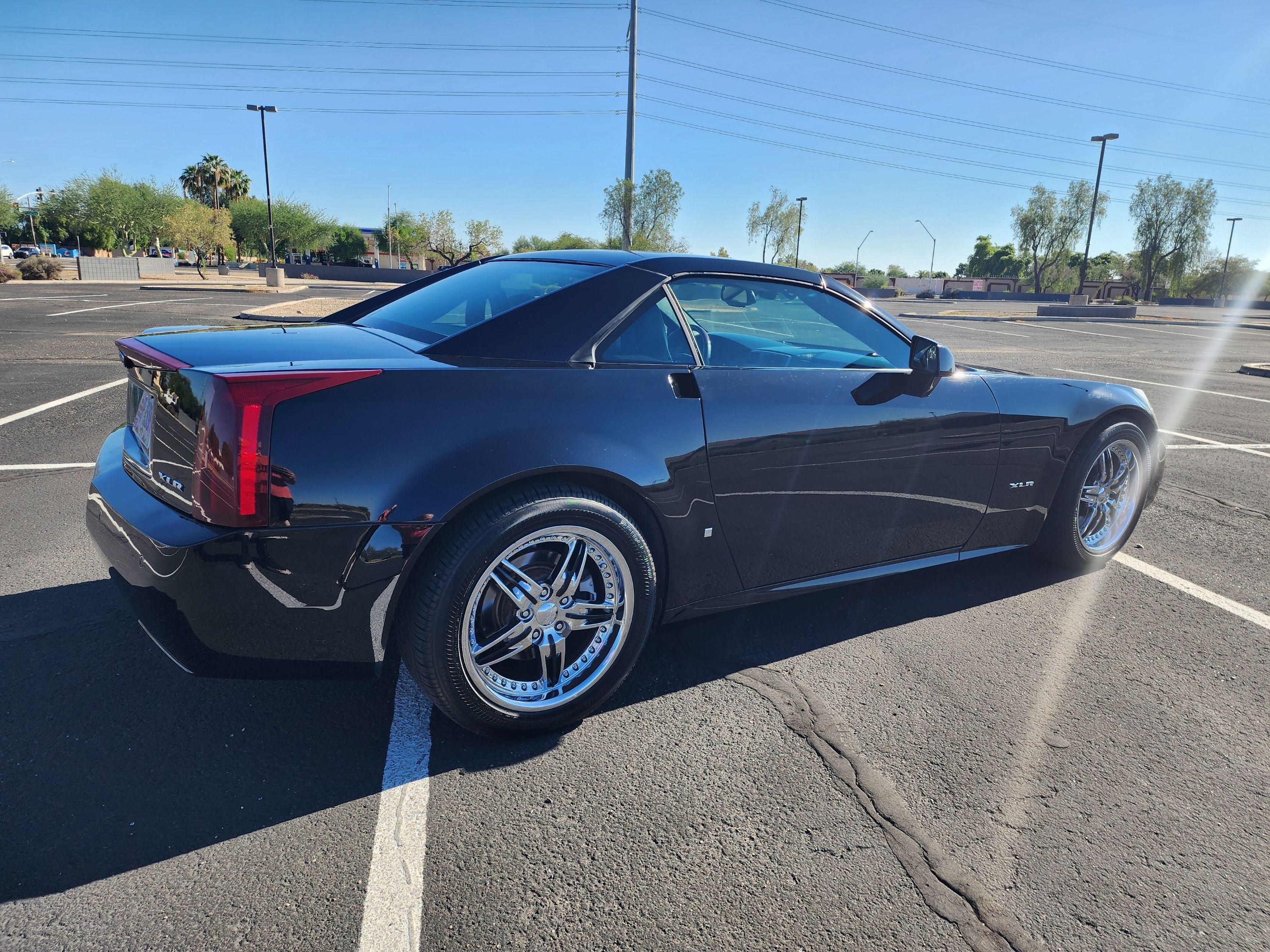 Used 2008 Cadillac XLR RWD image 5