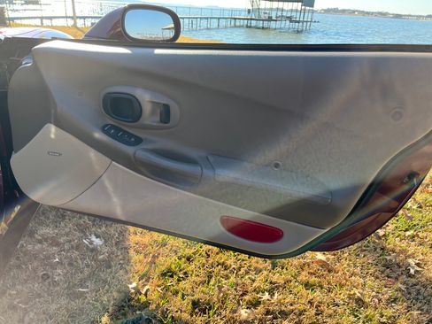 Used 2003 Chevrolet Corvette Convertible w/ Preferred Equipment Group1 image 31