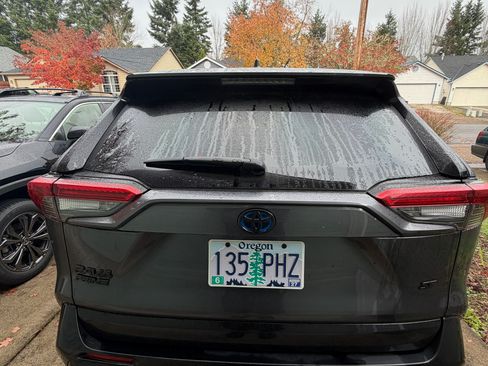 Used 2024 Toyota RAV4 SE image 11