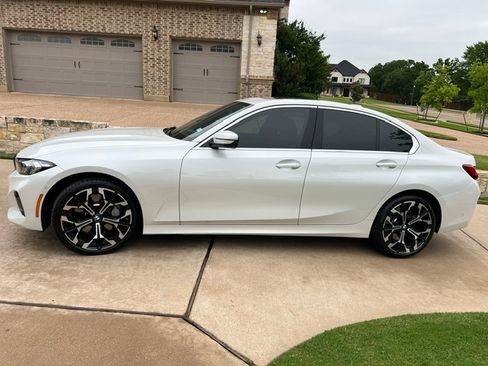 Used 2025 BMW 330i xDrive Sedan w/ Premium Package AWD/4WD image 4