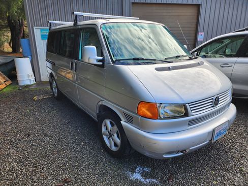 Used 2002 Volkswagen Eurovan GLS image 1