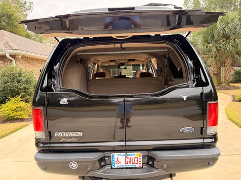 Used 2004 Ford Excursion Limited image 19