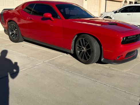 Used 2015 Dodge Challenger R/T Scat Pack w/ Leather Interior Group image 5