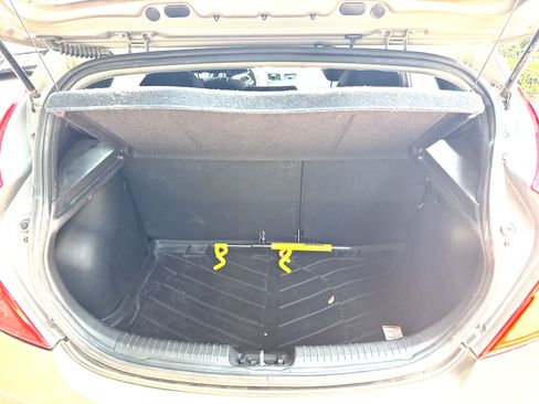 Used 2012 Hyundai Accent GS image 14