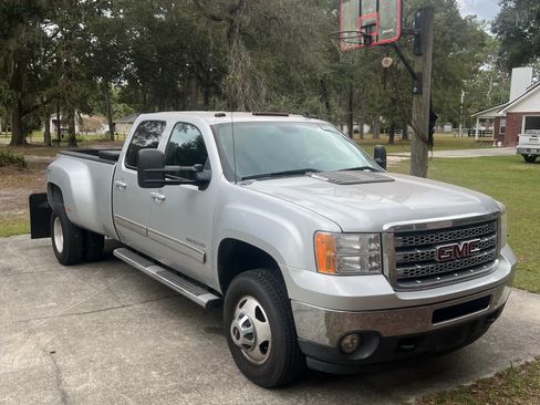 Used 2013 GMC Sierra 3500 SLT w/ SLT Convenience Package image 3