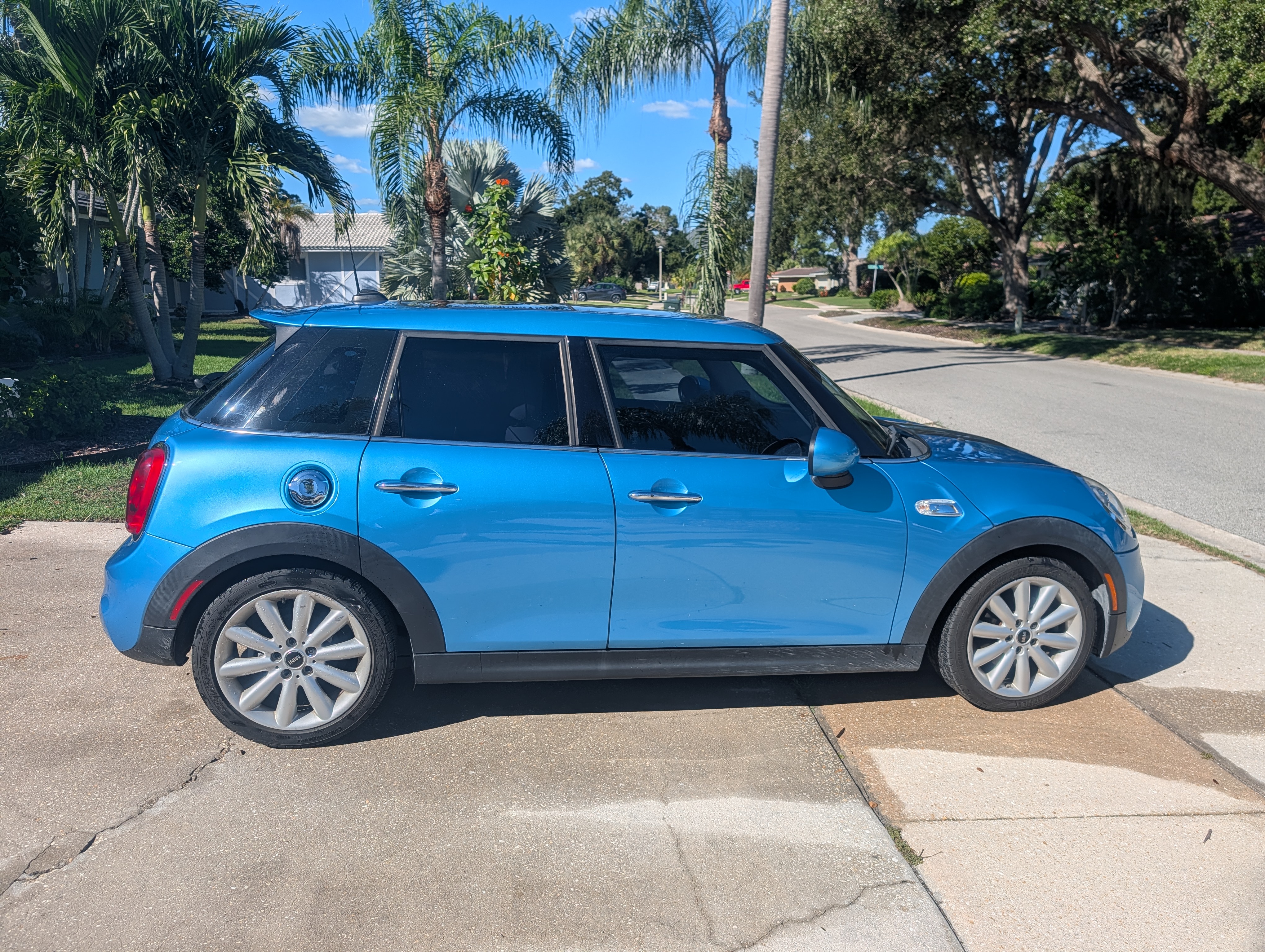Used 2016 MINI Cooper S FWD image 1