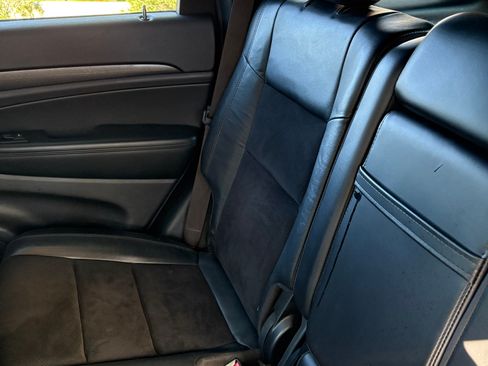 Used 2018 Jeep Grand Cherokee Altitude image 5