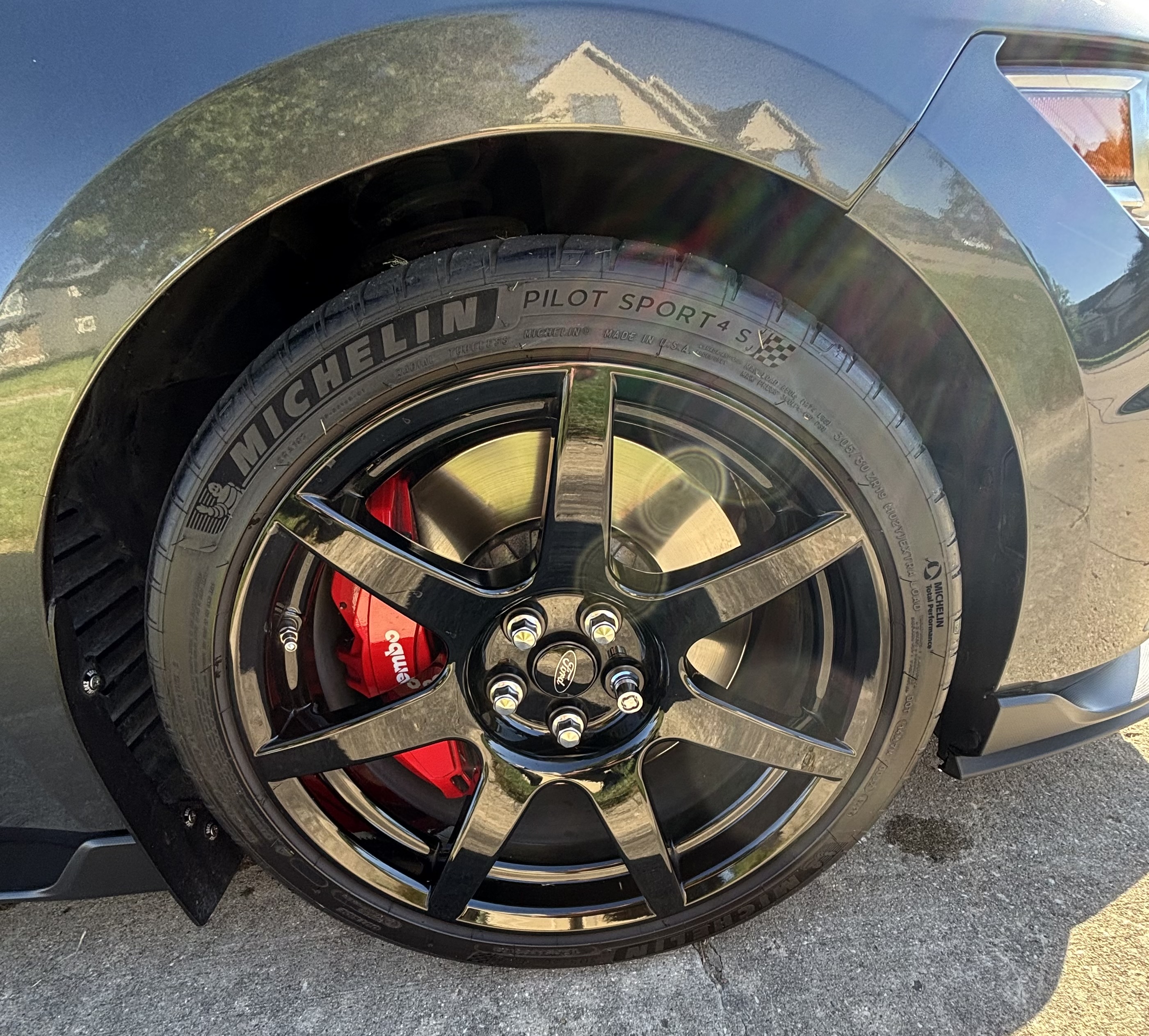 Used 2020 Ford Mustang Shelby GT350R w/ GT350R Equipment Group 920A RWD image 8