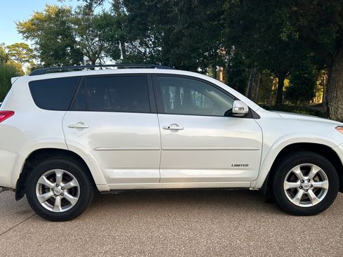 Used 2010 Toyota RAV4 Limited w/ Limited Extra Value Pkg AWD/4WD image 4