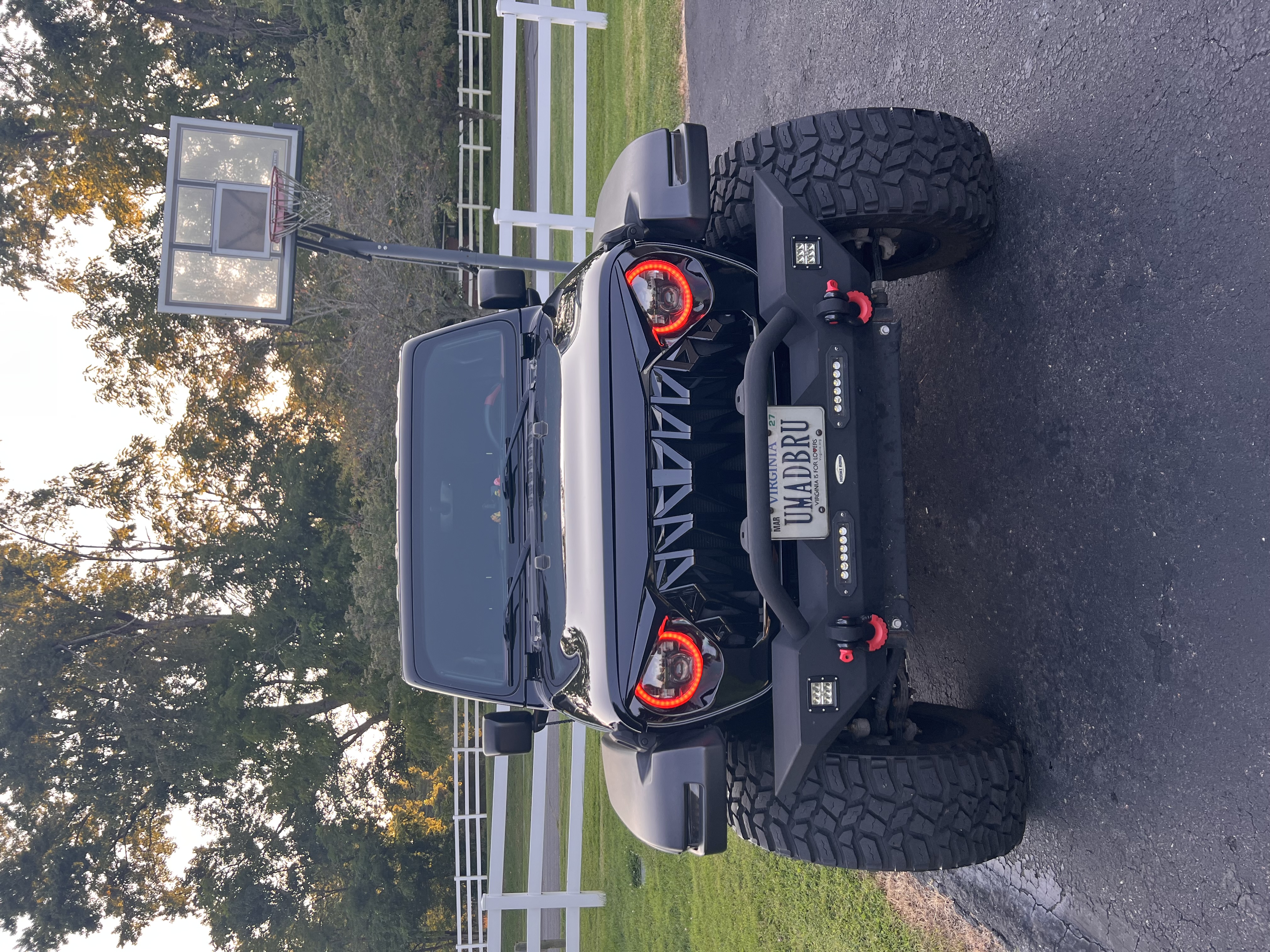 Used 2018 Jeep Wrangler Unlimited Sahara AWD/4WD image 1