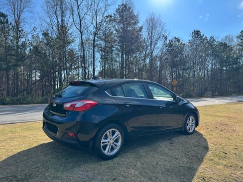 Used 2017 Chevrolet Cruze LT image 9