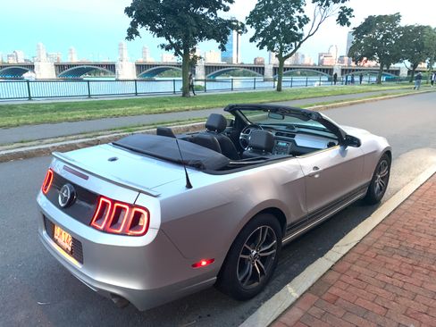 Used 2013 Ford Mustang Premium image 6