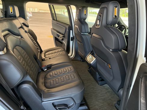 Used 2023 Rivian R1S Adventure AWD/4WD image 17