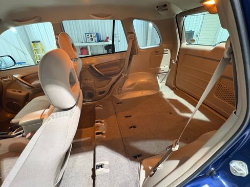 Used 2004 Toyota RAV4 2WD image 26