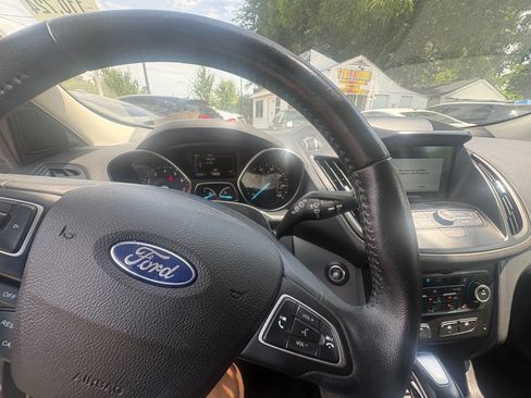 Used 2019 Ford Escape SEL FWD image 16