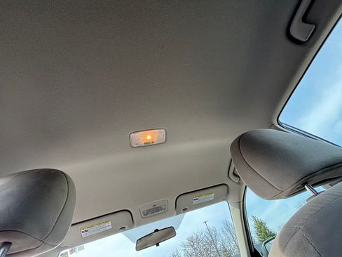 Used 2010 Toyota Corolla LE image 32