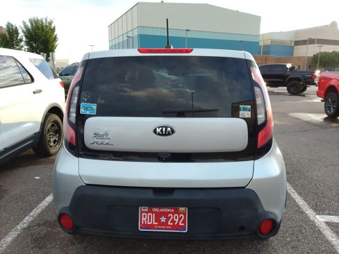 Used 2017 Kia Soul + FWD image 2