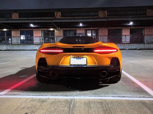 Used 2021 McLaren GT RWD image 32