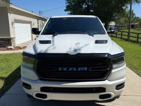 Used 2023 RAM 1500 Laramie AWD/4WD image 4