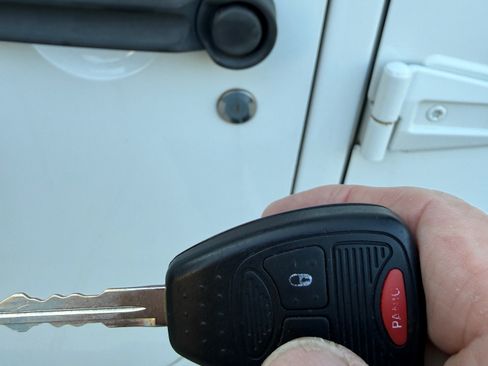 Used 2011 Jeep Wrangler Unlimited Sport image 6