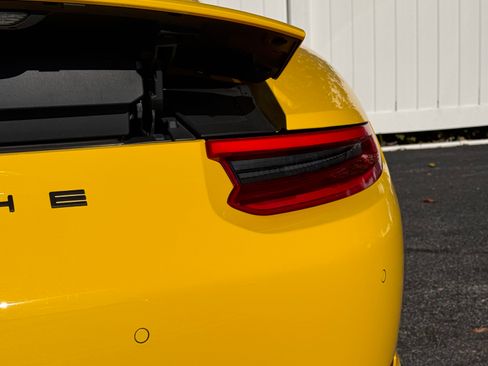 Used 2018 Porsche 911 Carrera T image 16