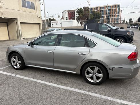 Used 2012 Volkswagen Passat 2.5 SE image 1