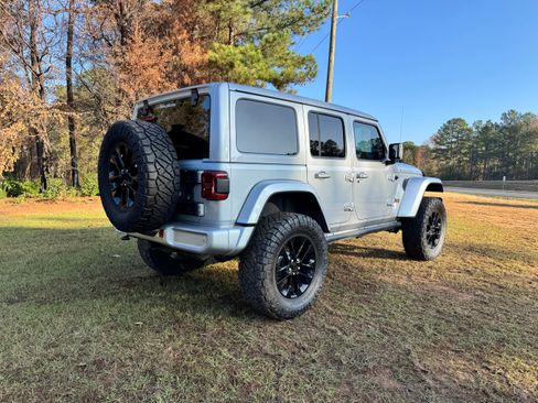 Used 2023 Jeep Wrangler Unlimited Sahara image 2