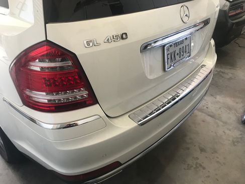 Used 2010 Mercedes-Benz GL 450 4MATIC image 11