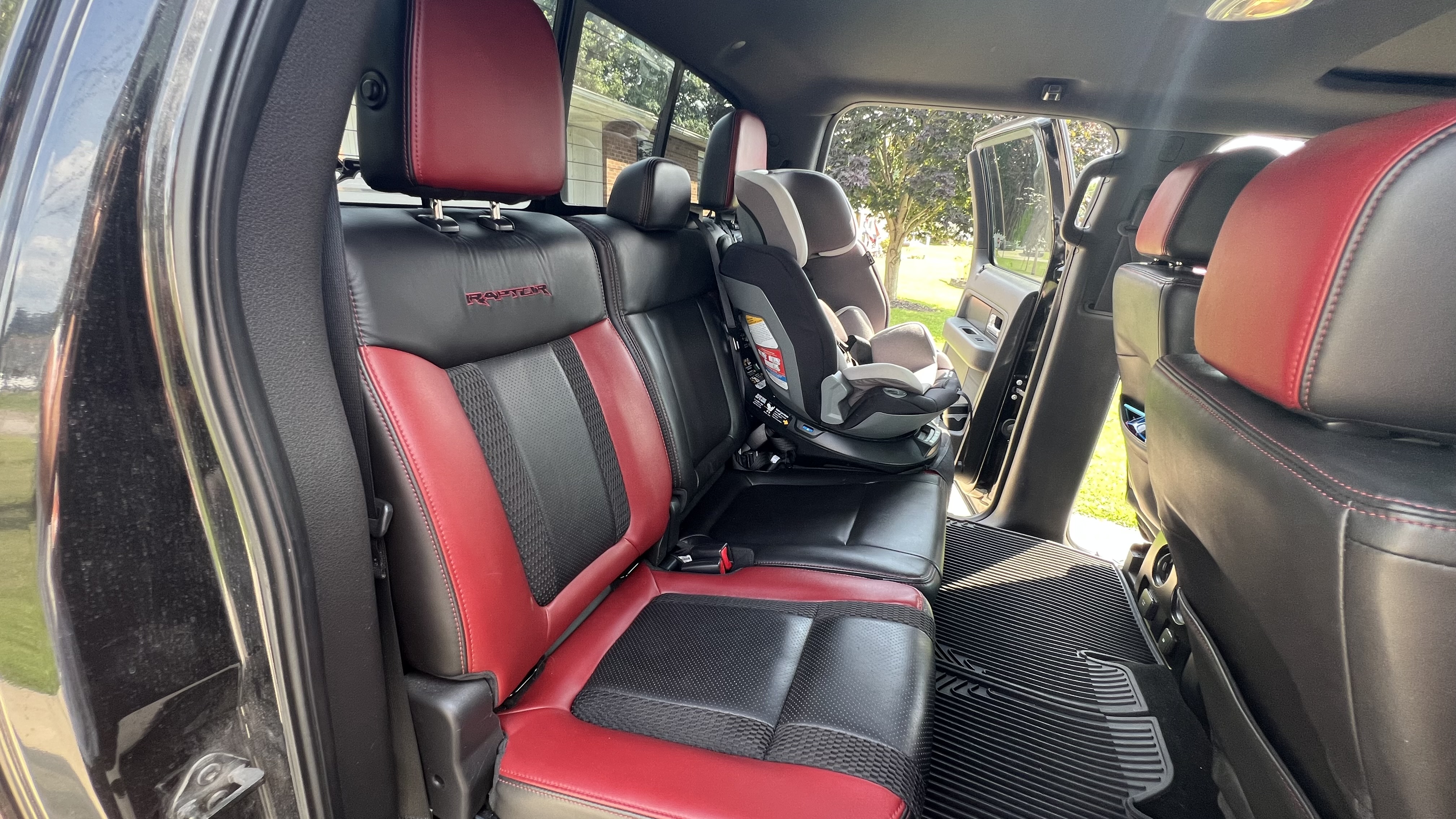 Used 2014 Ford F150 Raptor w/ Equipment Group 801A Luxury AWD/4WD image 9