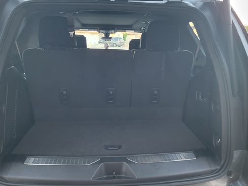 Used 2021 Chevrolet Tahoe High Country w/ Premium Package image 11