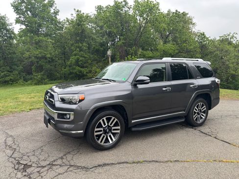 Used 2018 Toyota 4Runner Limited AWD/4WD image 1