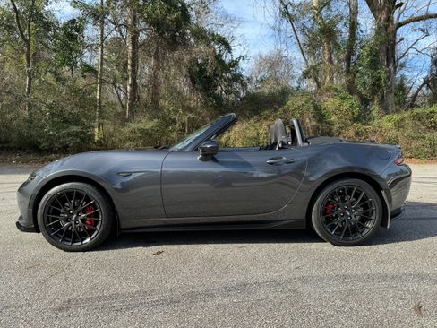 Used 2017 MAZDA MX-5 Miata Club w/ Brembo/BBS Package image 18
