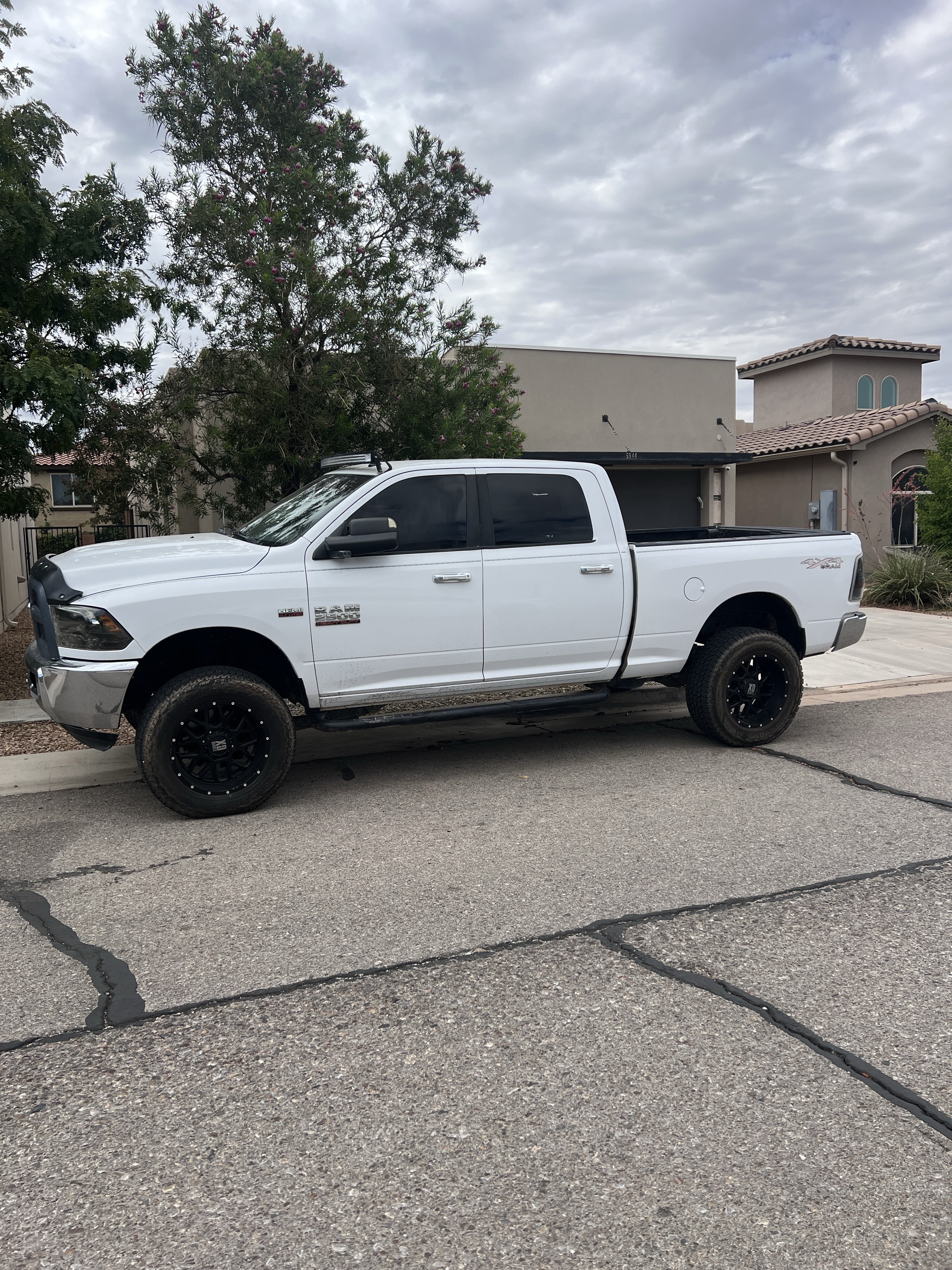 Used 2015 RAM 2500 SLT AWD/4WD image 1