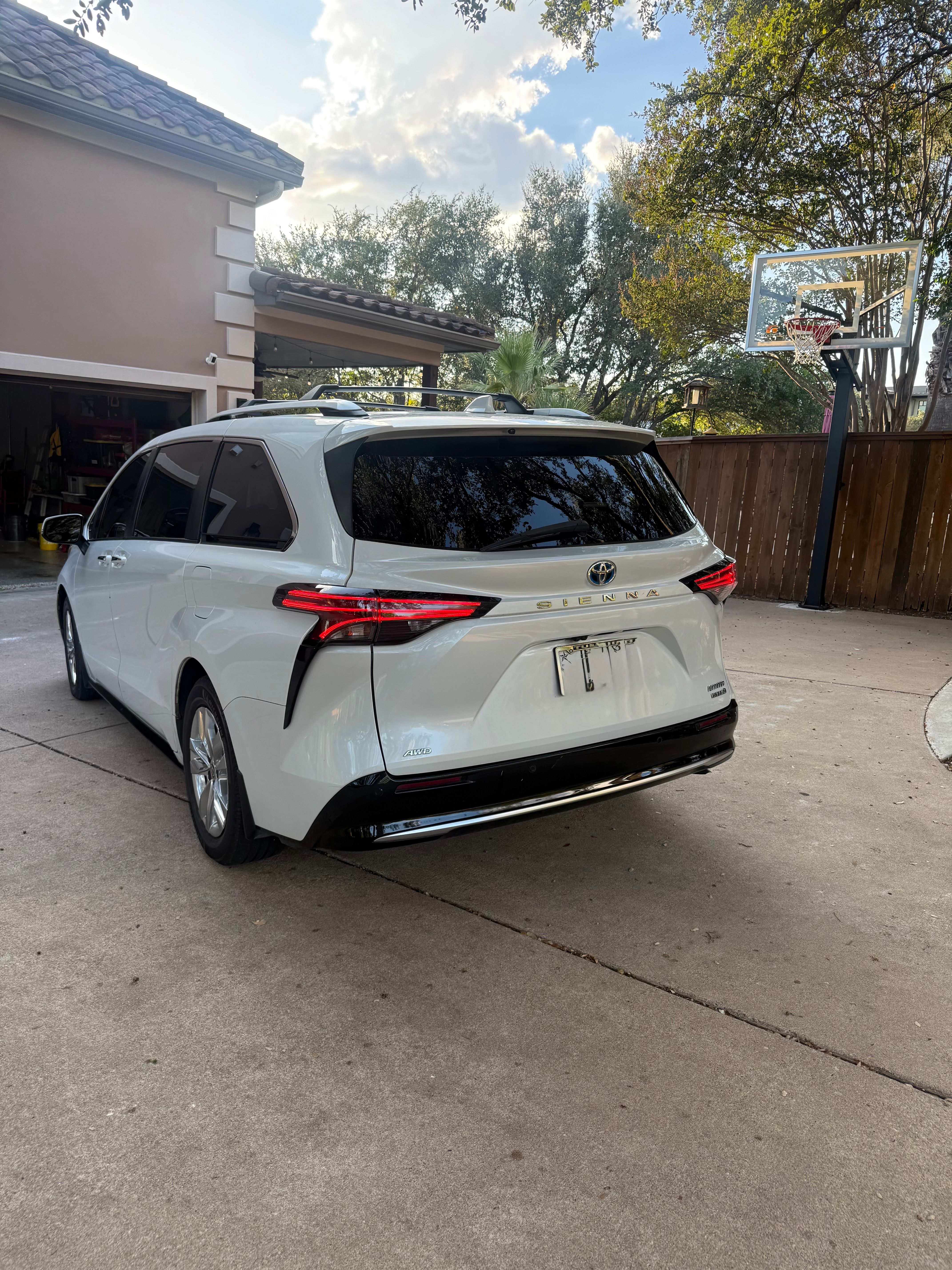 Used 2022 Toyota Sienna Limited AWD/4WD image 9