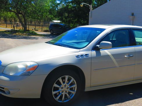 Used 2010 Buick Lucerne CXL FWD image 9