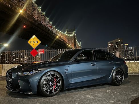 Used 2022 BMW M3 Competition w/ M Carbon Exterior Package image 5