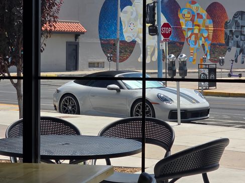 Used 2024 Porsche 911 Carrera image 5