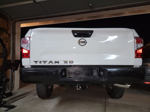 Used 2017 Nissan Titan S image 13