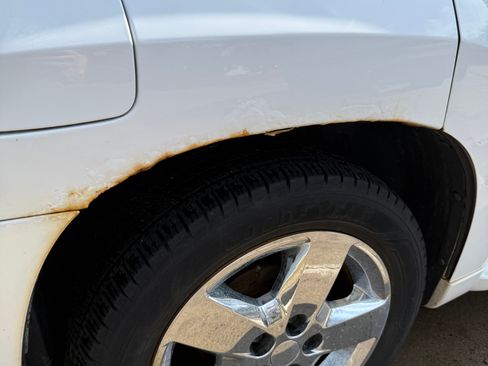 Used 2011 Chevrolet HHR LT image 9