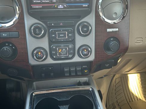 Used 2013 Ford F250 King Ranch w/ King Ranch w/Chrome Pkg image 6