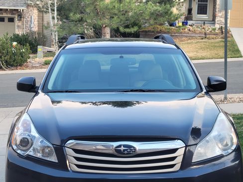 Used 2012 Subaru Outback 3.6R Limited w/ Moonroof Pkg image 2