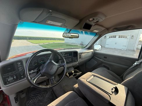 Used 2000 Chevrolet Silverado 2500 LS w/ Off-Road Skid Plate Pkg AWD/4WD image 8