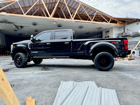 Used 2017 Ford F350 Platinum w/ Platinum Ultimate Package image 17