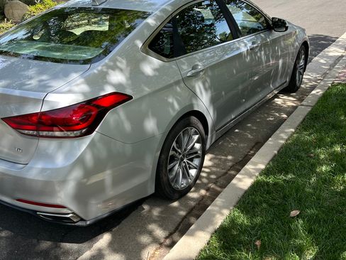 Used 2017 Genesis G80 3.8 RWD image 5