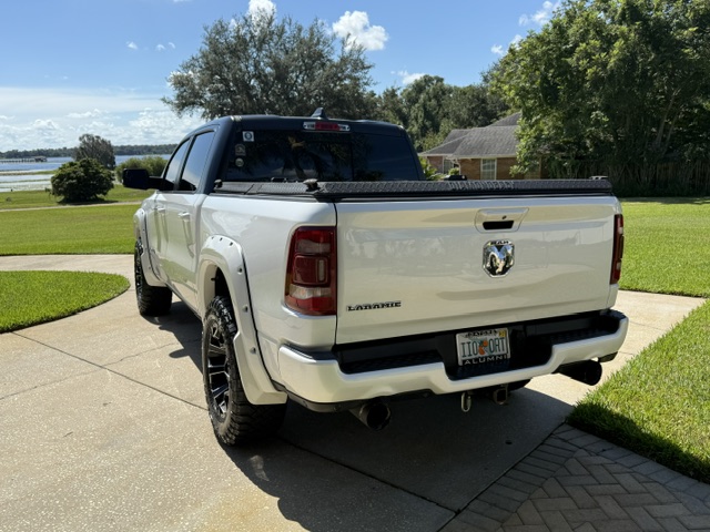 Used 2019 RAM 1500 Laramie RWD image 2