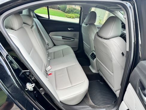 Used 2017 Acura TLX V6 w/ Technology Package FWD image 12