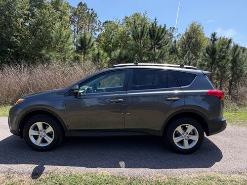 Used 2013 Toyota RAV4 XLE image 8