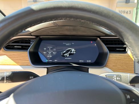 Used 2018 Tesla Model S 100D image 8