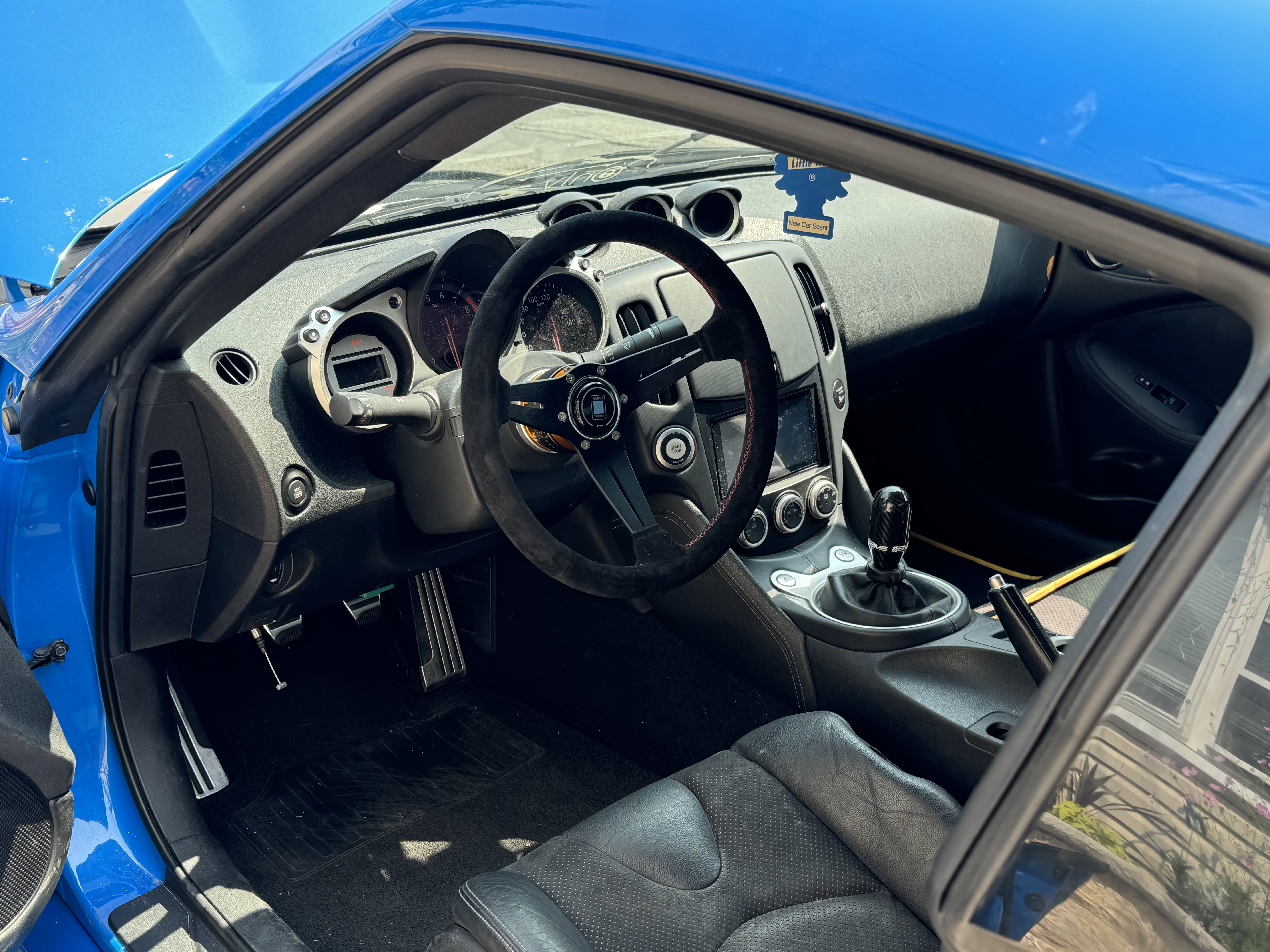 Used 2009 Nissan 370Z Touring w/ Sport Pkg RWD image 4